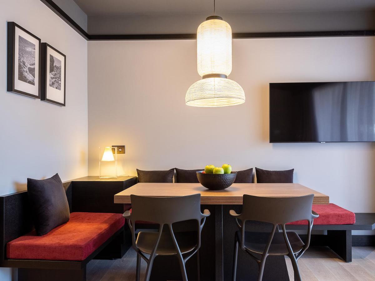 3 Pines Design Living *